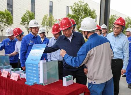 打造向上向前第一象限生力軍 錘煉甘于做人做事作難、受苦受累受屈的企業家隊伍——河南投資集團黨委書記、董事長劉新勇蒞臨安彩高科開展主題教育調研